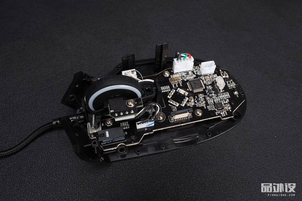 雷蛇那伽梵蛇六芒星背光灯不亮,雷蛇巴塞利斯蛇v2鼠标测评