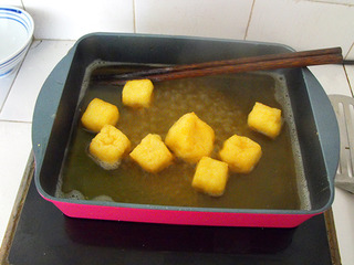 快！拿个大点的盆子，接住我的口水！