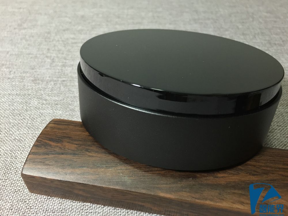 一款简美之作——必虎智能路由器