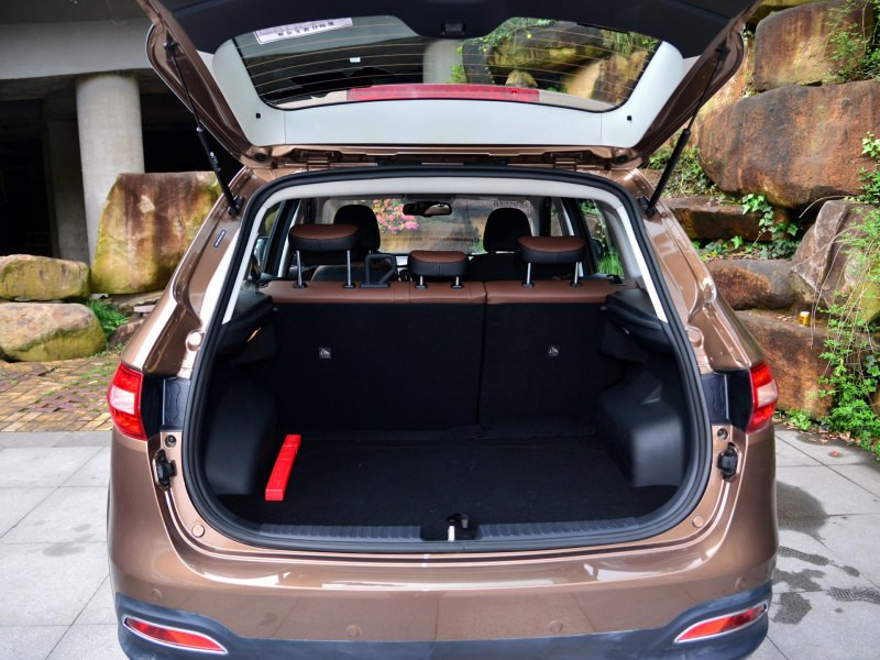 小型SUV中的“德国战车”，看一汽森雅R7如何重塑市场格局？