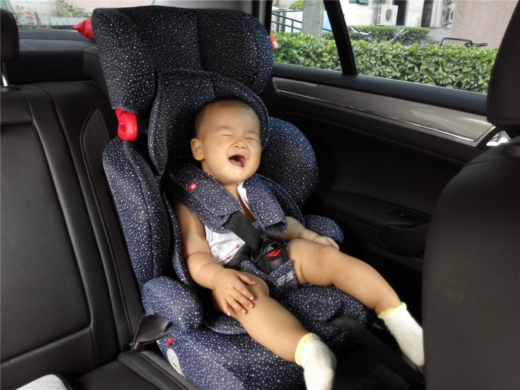 儿童安全座椅安装视频,儿童安全座椅装哪个位置