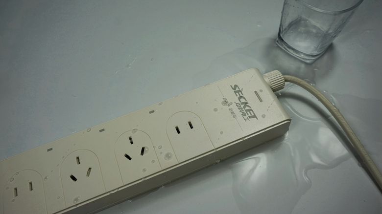 中科电工插板防触电原理,中科电工防水插座安全