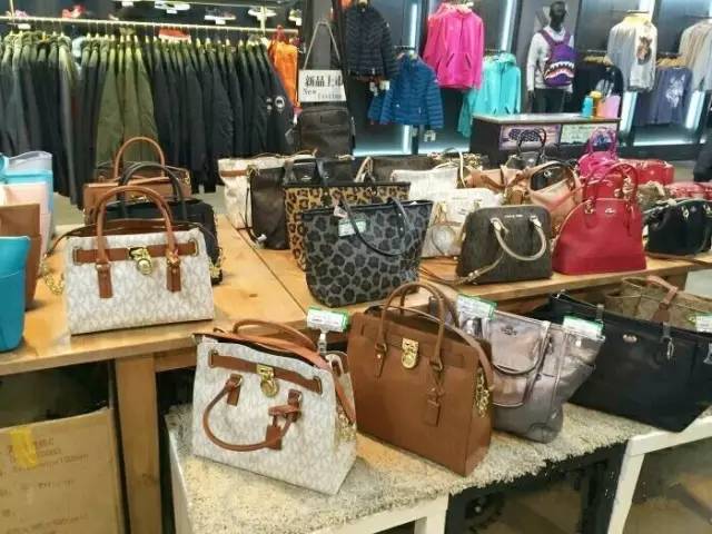 天津自贸区进口直营店,天津现在开了几个商场