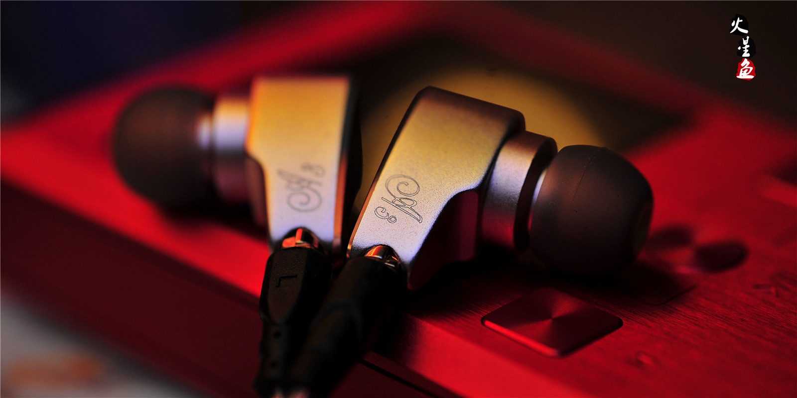 平头耳塞优缺点,入耳式耳机和平头耳塞哪个伤害大