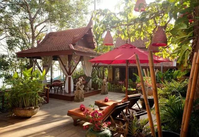 这个20年前无人知晓的小岛，现在竟然成为穷尽想象的魅惑之地！