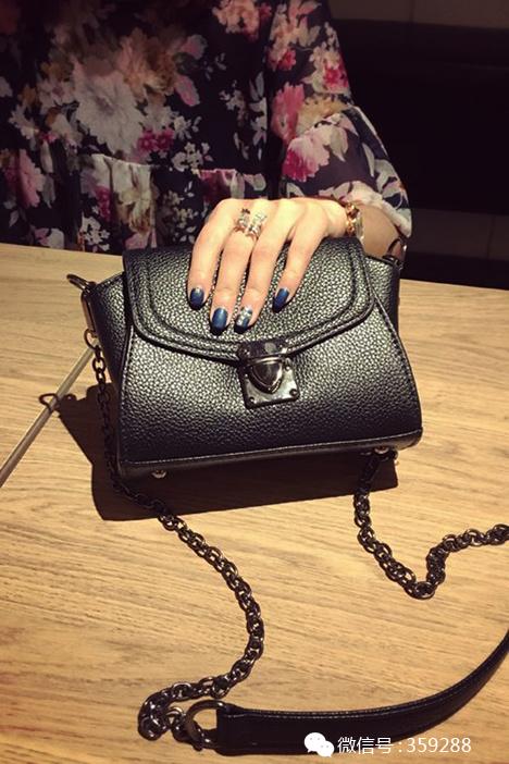 时尚休闲背哪款包,适合四十多女士背的大气好看包
