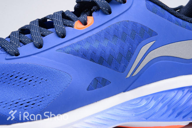 李宁云三代科技减震跑鞋,李宁云3代跑鞋