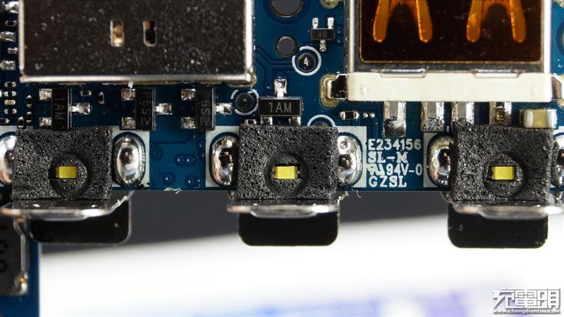 小米55瓦无线充电器拆解视频,小米车载充电器100w拆解