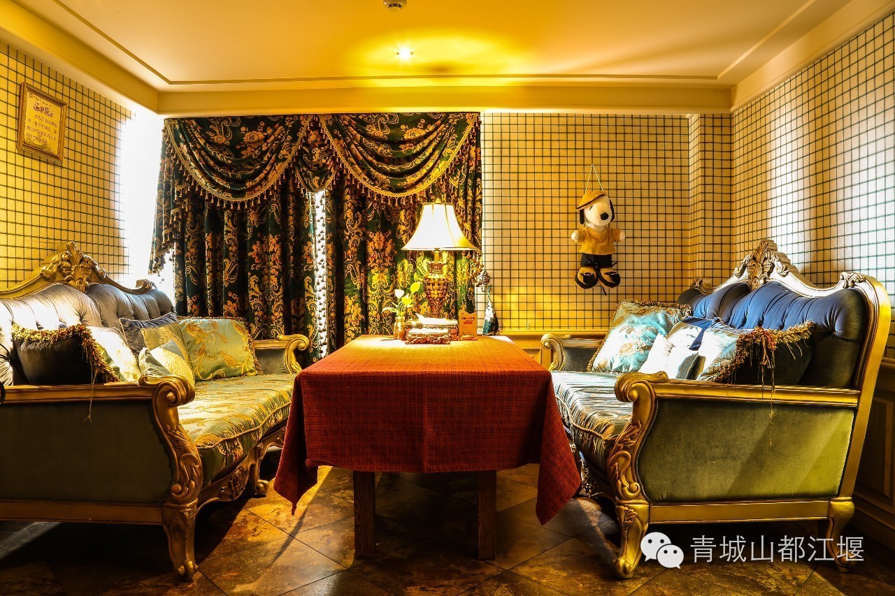 恍惚来到《好先生》中的“灰鲸”！在这家BIG满满的店，会不会