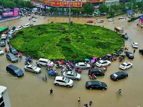 城市暴雨如何防护安全,收好这份暴雨自救指南