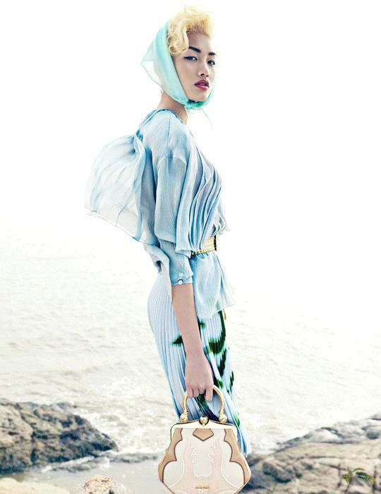 海岛特辑|当美好肉体遇上风情海岛，心动只在一瞬间