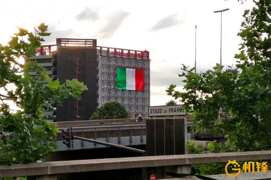 世界冠军对决！nubiaZ11实拍法兰西球场