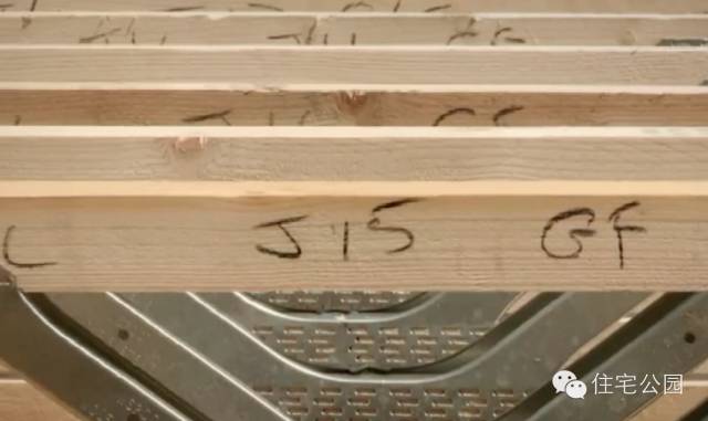 河边怎么建房子好看,河边房子怎么造