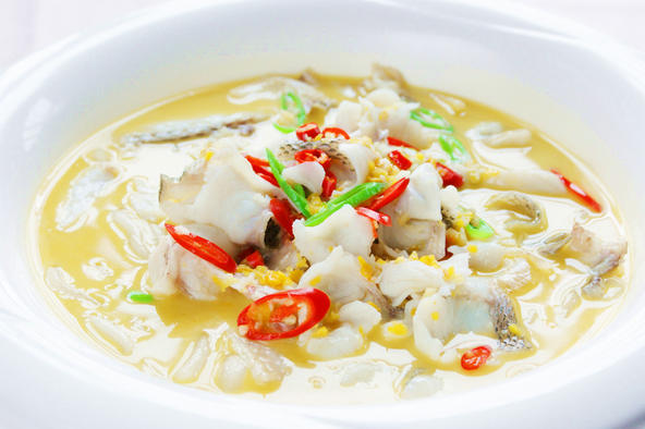 加州鲈鱼路亚用多大的钩,路亚加州鲈鱼多大就会繁殖