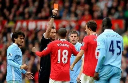 克拉滕伯格欧冠神级判罚,克拉滕伯格连出黄牌