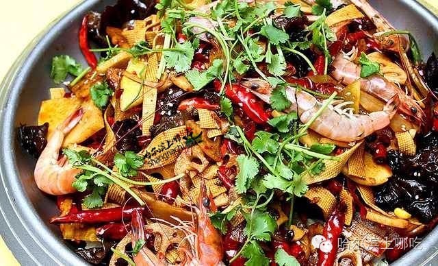 曾经独领风骚的石头马路，如今全是美食在召唤！