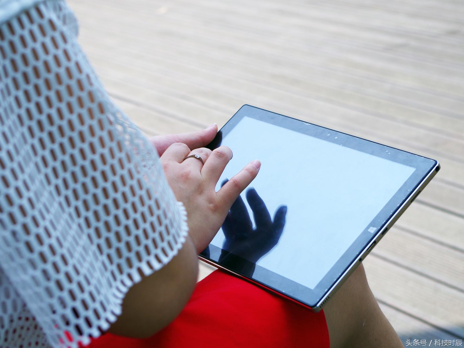 10.4寸二合一平板电脑推荐,台电tbook10平板测评