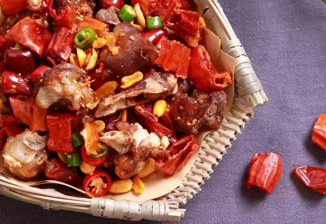 又要火了！这位帅气壮男，在宁波开了一家餐厅！女食客都疯狂了