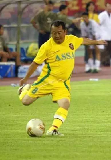 鹿晗踢球明星队,鹿晗踢球什么水平