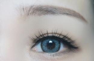 katebr-1五色眼影如何用,博主们的化妆技巧适合普通人吗