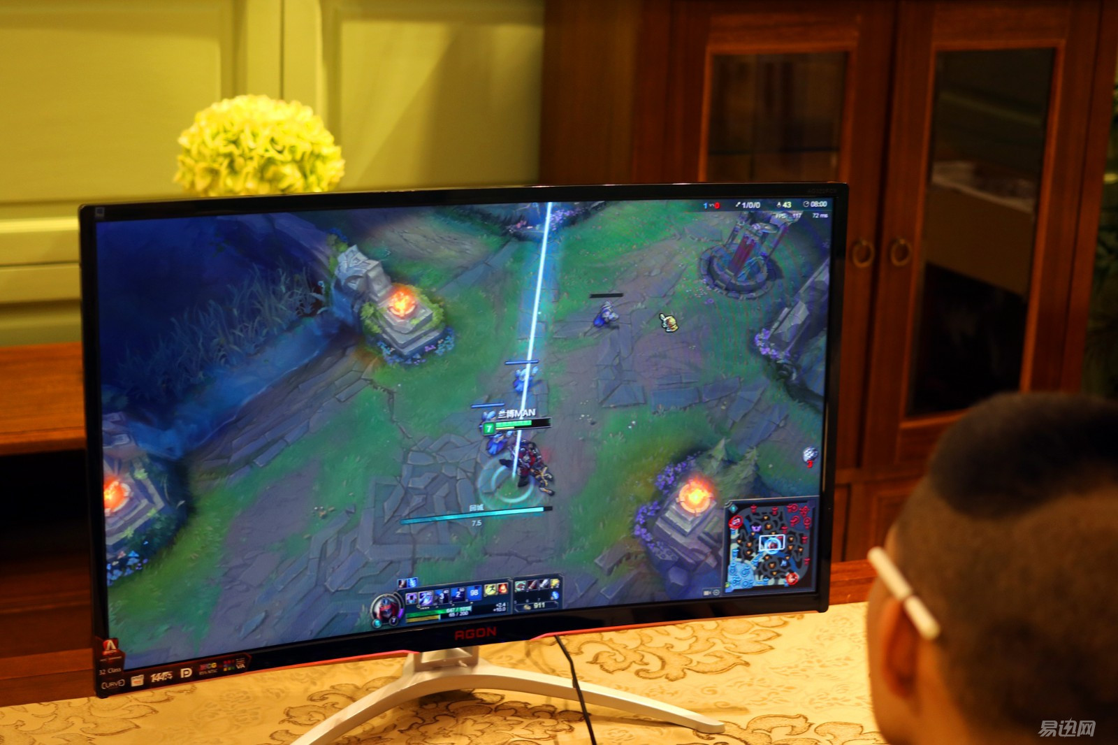 用aoc显示器玩英雄联盟画面变窗口,用aoc一体机玩csgo卡吗