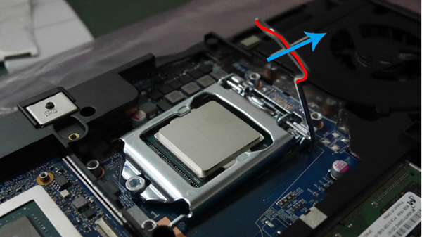 炫龙笔记本显卡驱动怎么更新,炫龙游戏本拆机