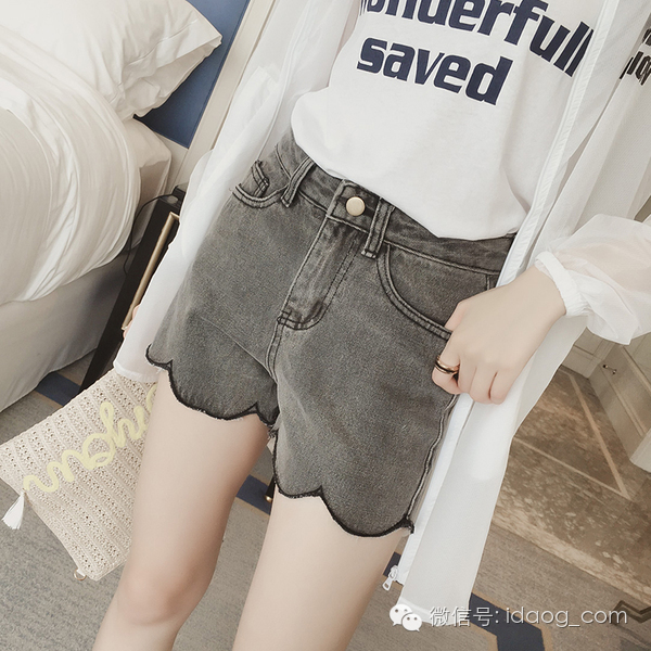 这么美丽的衣服你还在犹豫什么?