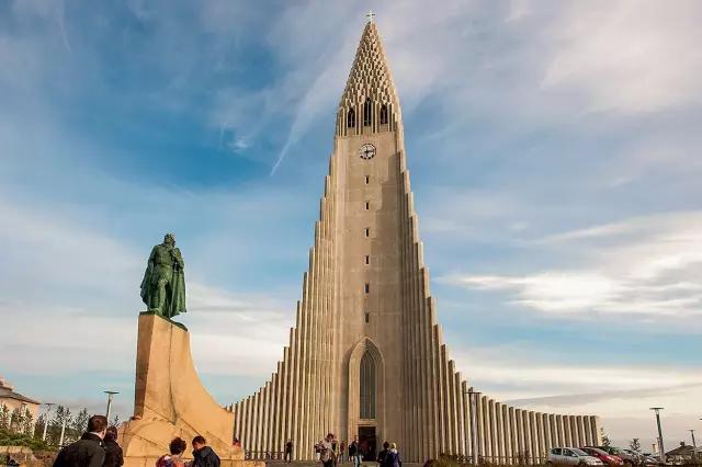 冰岛这个国家靠什么来过生活的,明明可以靠颜值却要靠实力的人