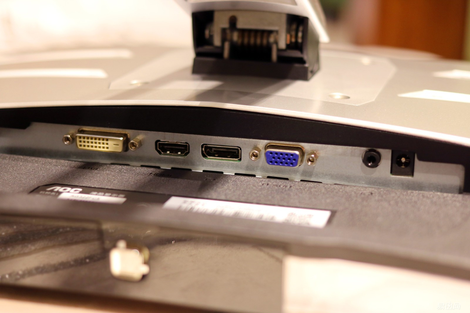 aoc27寸显示器玩游戏有多爽,aoc曲面显示器打什么游戏合适