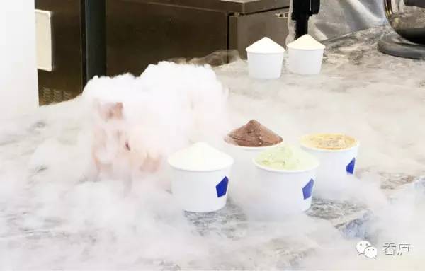 液氮仙气冰淇淋,这才是最正宗的液氮冰淇淋