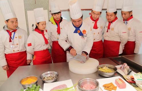 哈尔滨新东方烹饪学校老师,哈尔滨新东方名师一览表