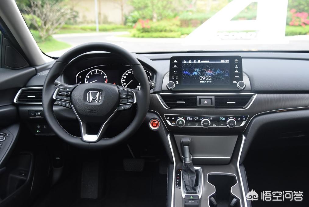 本田雅阁2015款2.0自动舒适,2022款雅阁舒适款和豪华款区别