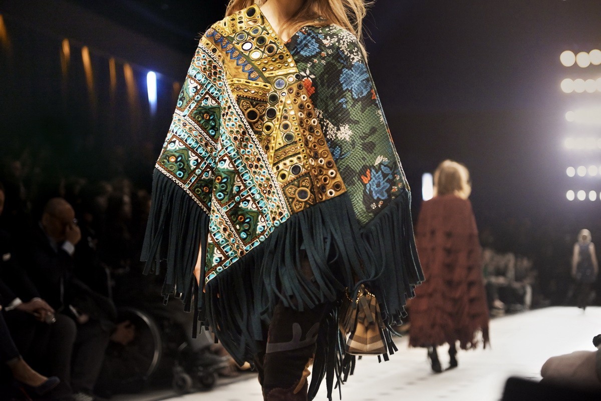 秀后即买,奢侈品对社交媒体妥协?