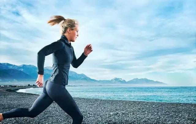 该怎么练才能跑好一场马拉松,跑半程马拉松的26个技巧与建议