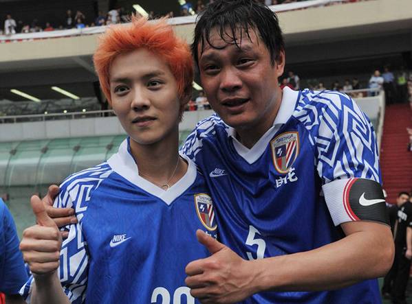 鹿晗踢球明星队,鹿晗踢球什么水平