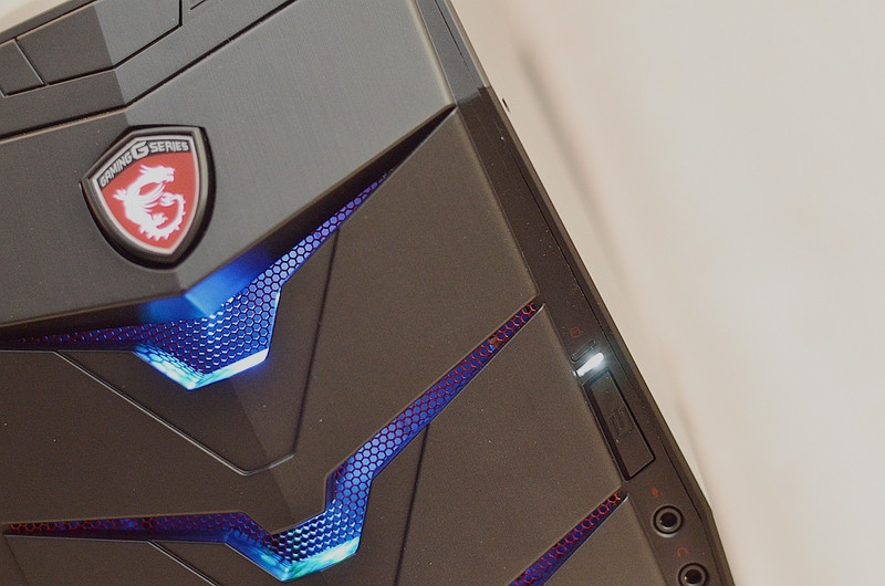 看,有光!异形般的电脑如是说