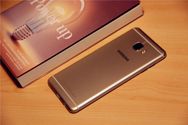 三星galaxyc7手机长什么样,三星galaxyc7详细信息