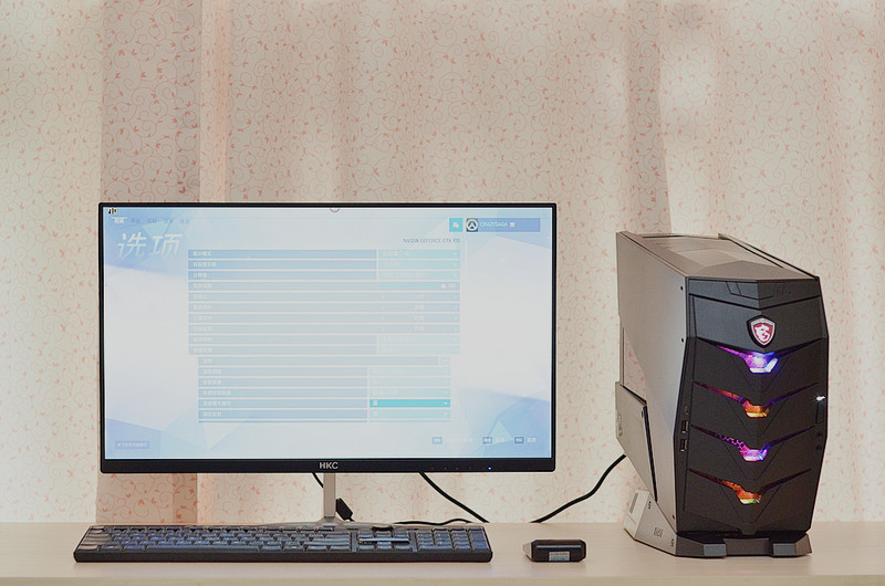 看,有光!异形般的电脑如是说