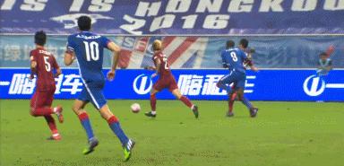 足球登巴巴受伤,足球登巴巴事件