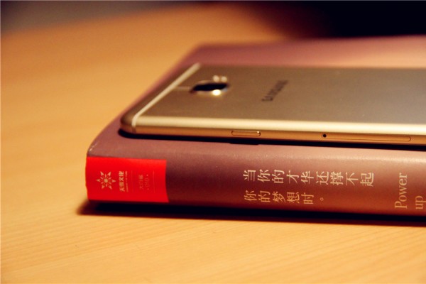 三星galaxyc7手机长什么样,三星galaxyc7详细信息