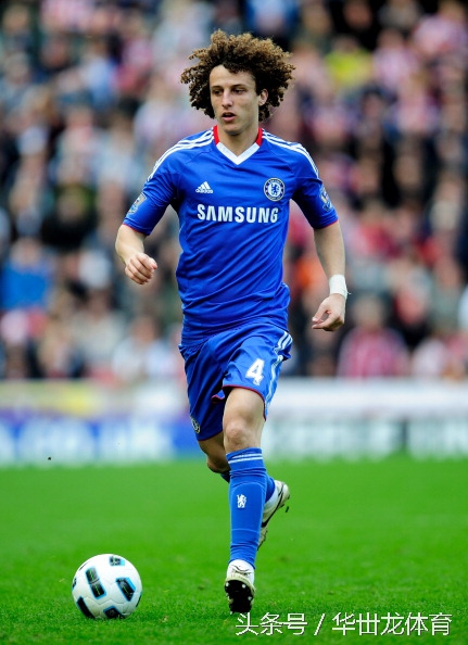 伊瓜因转会米兰多少钱,伊瓜因2010年薪