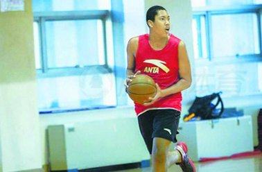 他是中国篮球最强之人,他是中国篮球最可惜的天才