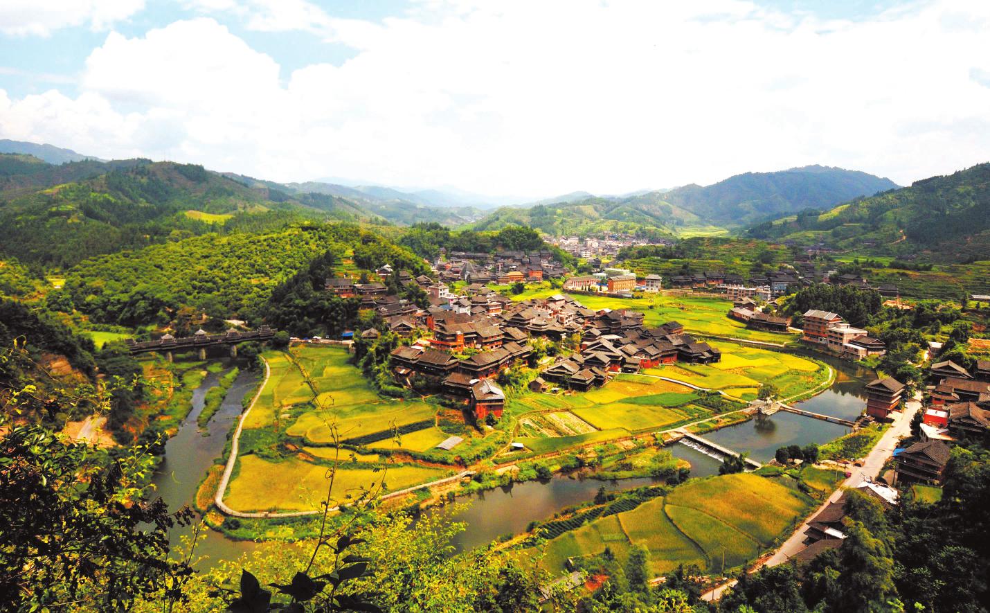 《绝地逃亡》成龙大哥为你指点，国内暑期出游好去处