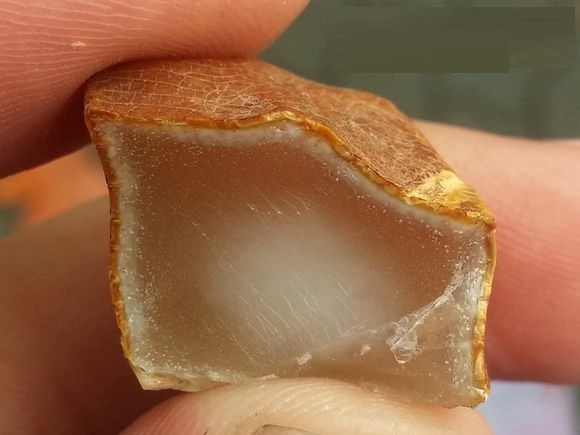 一般仿制蜜蜡的是什么东西,从哪几个方面鉴定蜜蜡的好坏