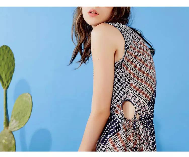 今年夏天的目标是做个帅气的踏浪少女！