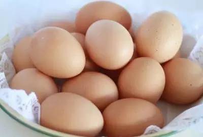 用煮熟的鸡蛋滚身上能解除湿气吗,用鸡蛋祛湿气需要剥壳吗