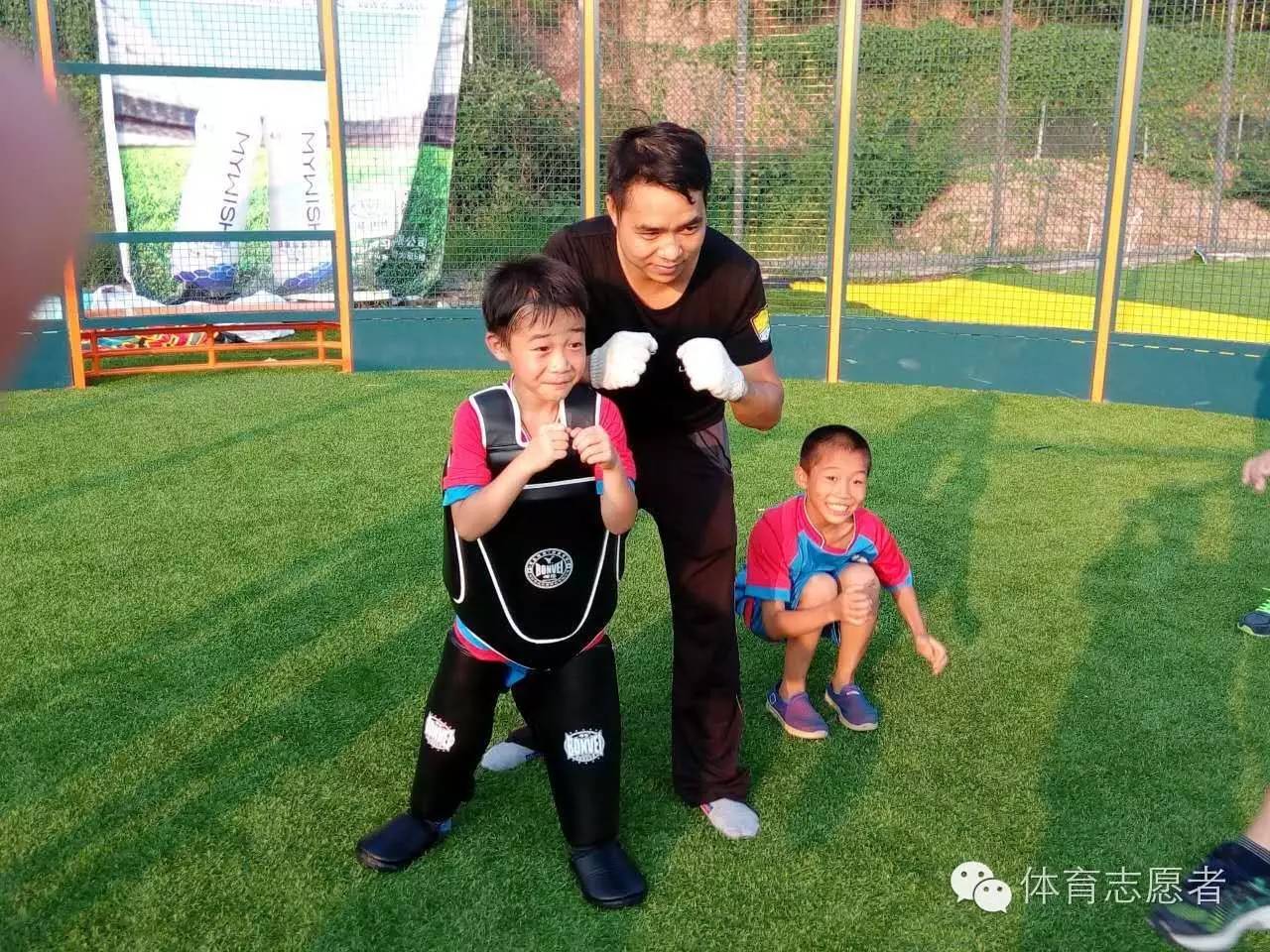 有传闻，苍老师要到6号体育公园开班，教足球，与粉丝互动？！