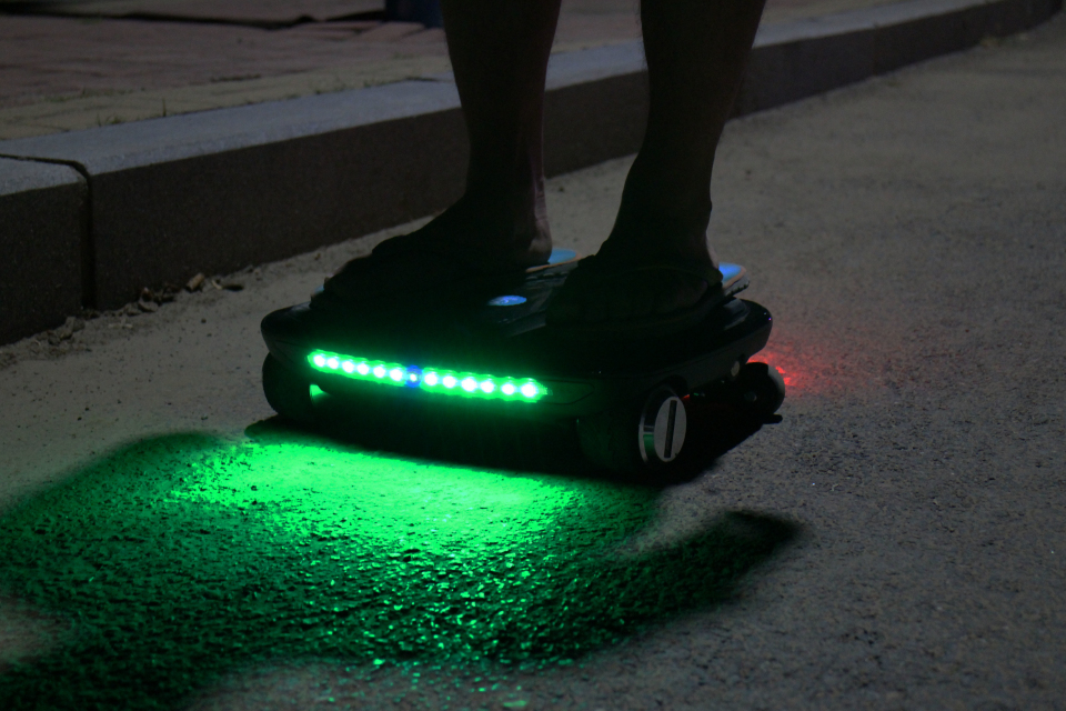 漫步云端-飞轮威尔小i体感车体验评测