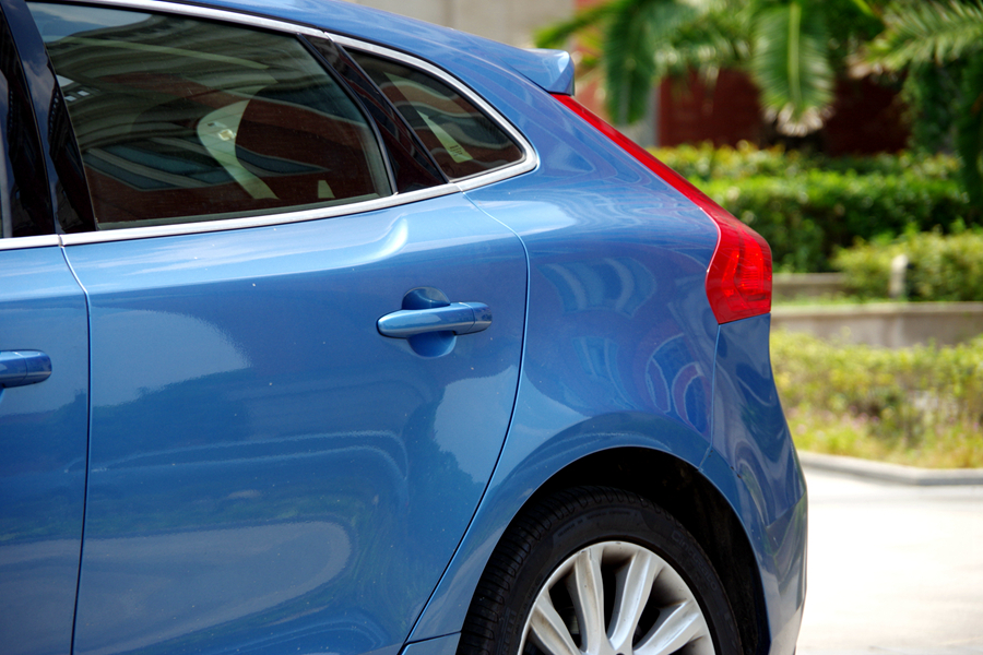 污！美女设计师竟然最喜欢V40的那个部位！