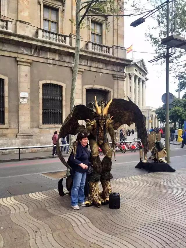 巴塞罗那自由行攻略,免费玩转西班牙马德里不思议